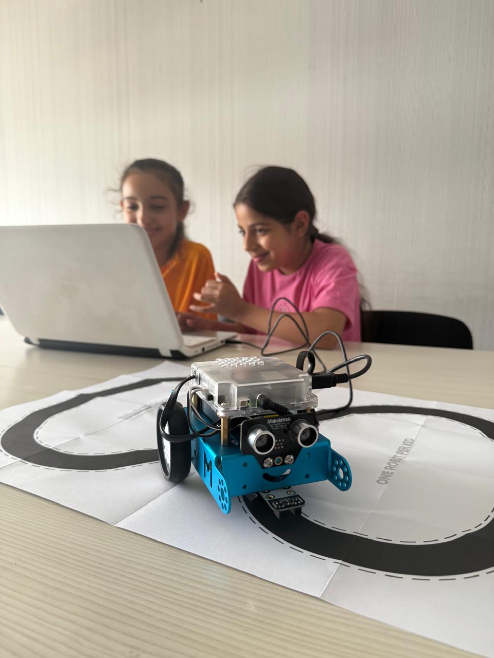 Niyə övladınız balaca yaşdan robototexnikaya başlamalıdır?